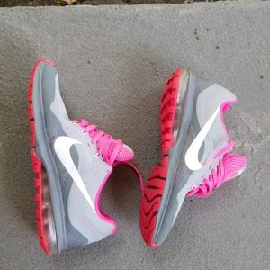 Nike Max Dynasty 2 Shoes